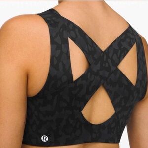 Lululemon athletica Front-Zip Sports Bra Size 38DD
